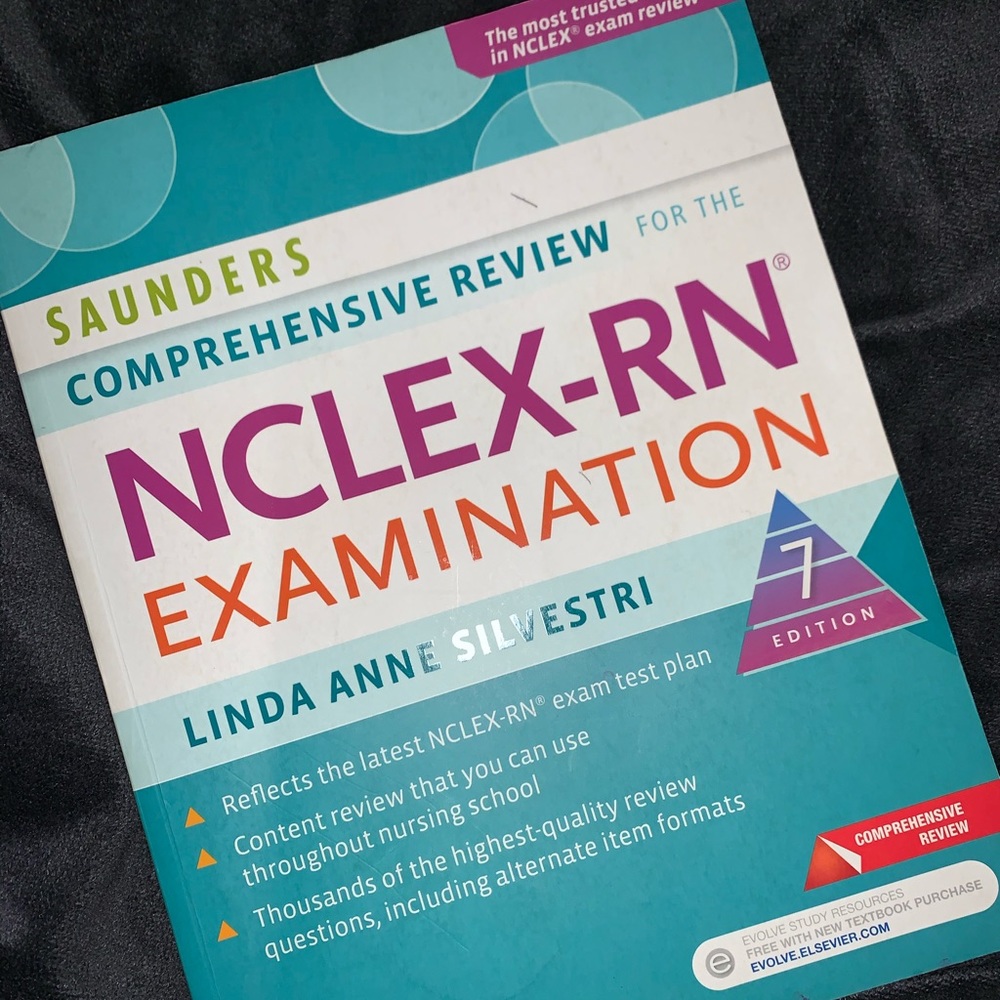 Saunders 7th Edition NCLEX-RN. Practically new!!